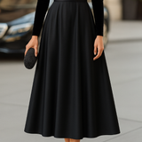 Ava | Elegante Vestido Midi de Terciopelo Negro y Satén