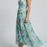 Doña Carmen™ | Vestido Midi de Patrón Floral con Cuello Halter Plisado